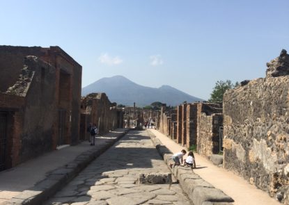 Pompei ruins tour during transfer