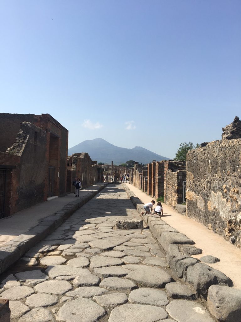 Pompei ruins tour during transfer